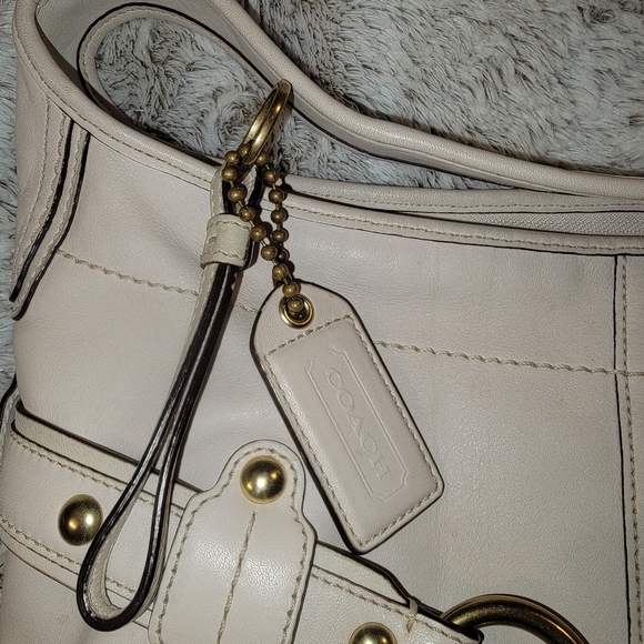 Coach cream colored bag. - Picture 9 of 12